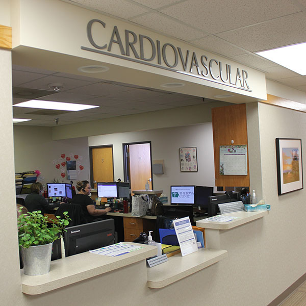 The Iowa Clinic Cardiovascular Downtown front desk