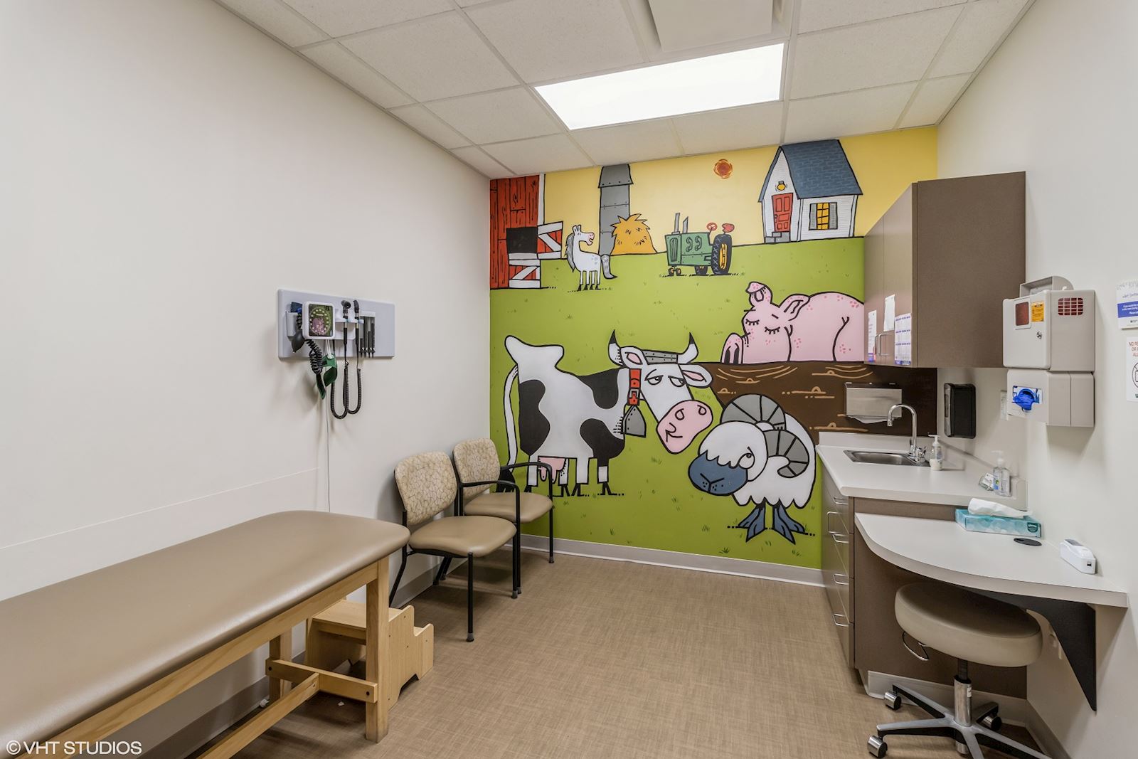 The Iowa Clinic - North Waukee Pediatrics Exam Room