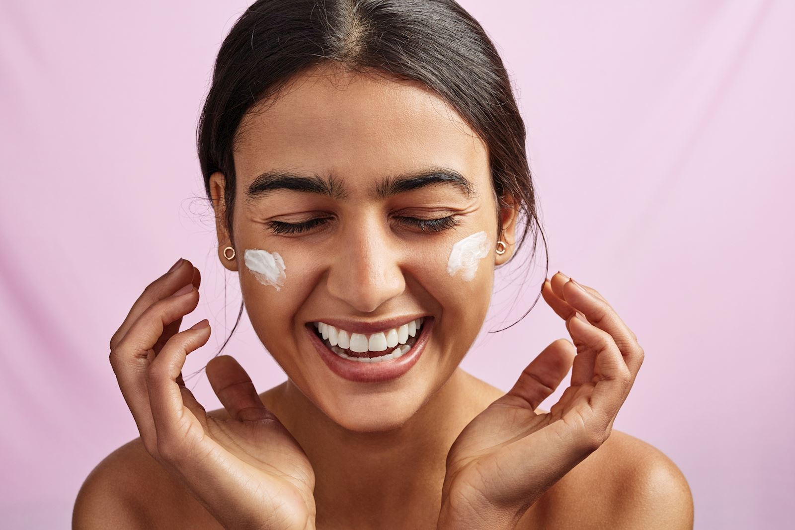 How the Most Popular Cosmetic Products Improve Your Skin